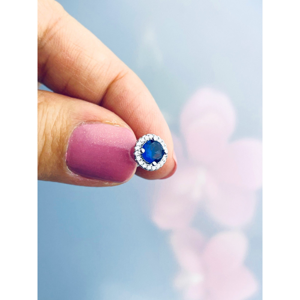 Srebrne kolczyki okrągłe z cyrkoniami szafirowe kółeczka karmazycja