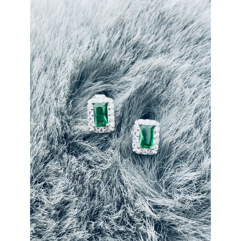 Srebrne kolczyki prostokątne z cyrkoniami zielone prostokąty karmazycja