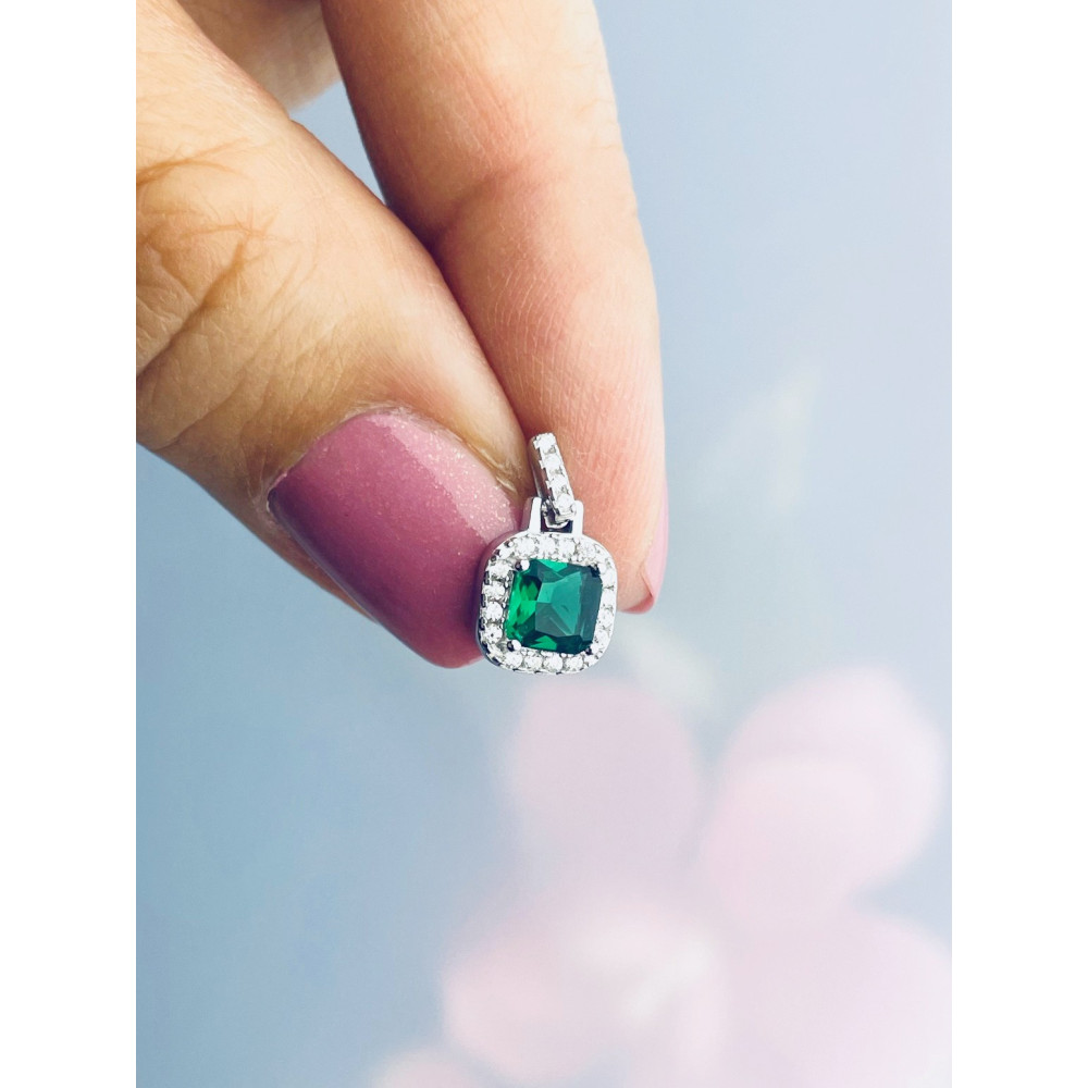 Srebrne kolczyki zielone kwadraty z cyrkoniami szmaragdowe karmazycja