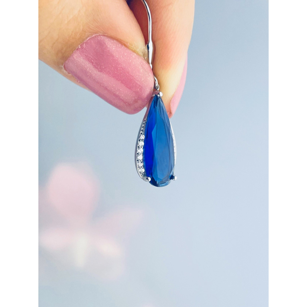 Srebrne kolczyki wiszące krople łezki z cyrkoniami szafirowe