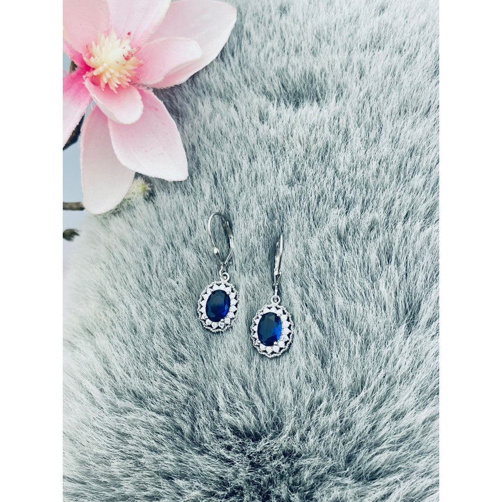 Srebrne kolczyki wiszące owalne z cyrkoniami szafirowe karmazycja