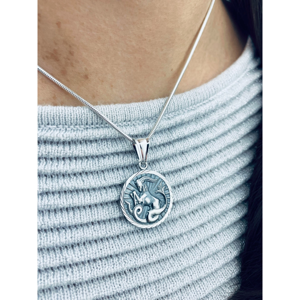 Srebrna zawieszka wisiorek znak zodiaku koziorożec
