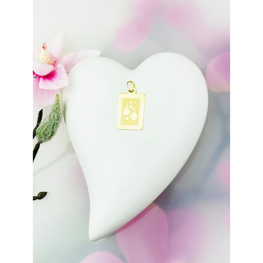 Złoty wisiorek zawieszka z greckim wzorem znak zodiaku waga