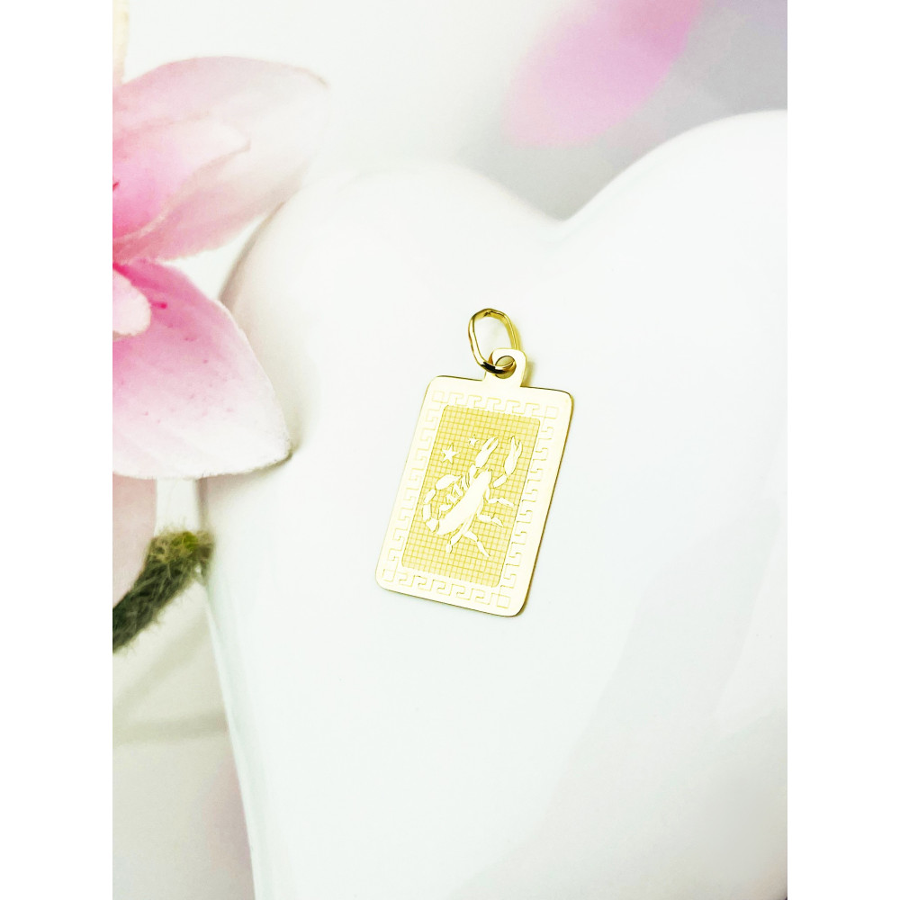 Złoty wisiorek zawieszka z greckim wzorem znak zodiaku skorpion