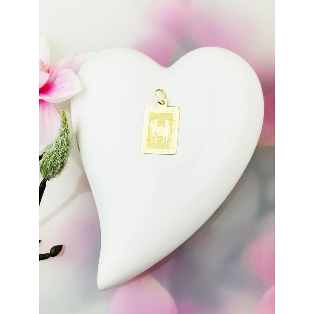 Złoty wisiorek zawieszka z greckim wzorem znak zodiaku bliźnięta