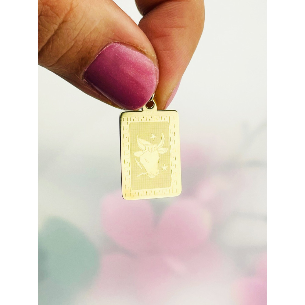 Złoty wisiorek zawieszka z greckim wzorem znak zodiaku byk