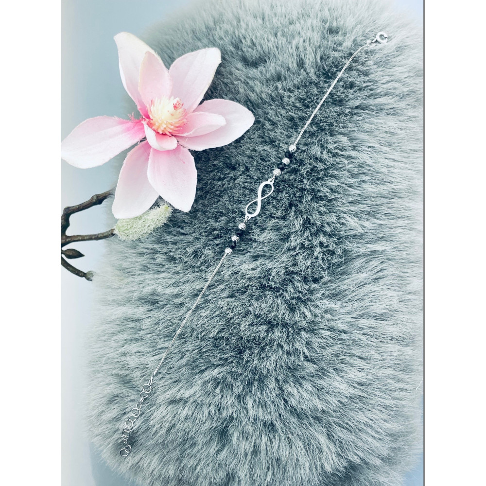 Srebrna bransoletka ze spinelem nieskończoność kulki