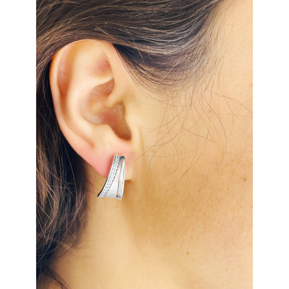 Srebrne kolczyki półkola z cyrkoniami polerowane