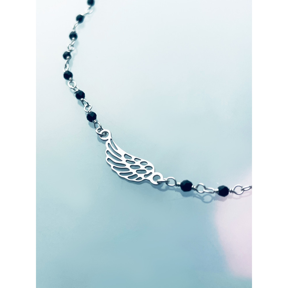 Srebrny naszyjnik ze spinelem skrzydło ażurowe skrzydełko