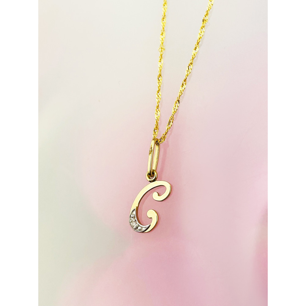 Złoty wisiorek zawieszka ozdobna literka C z cyrkoniami