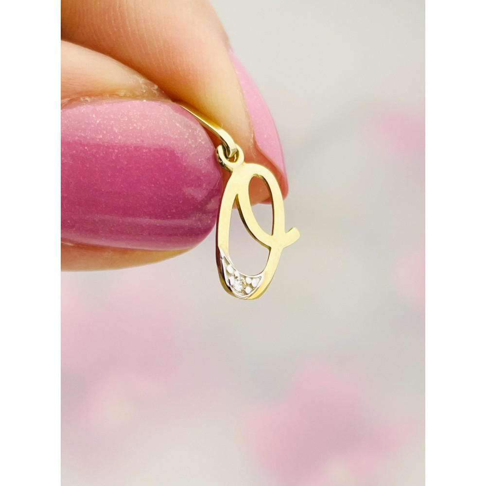 Złoty wisiorek zawieszka ozdobna literka O z cyrkoniami