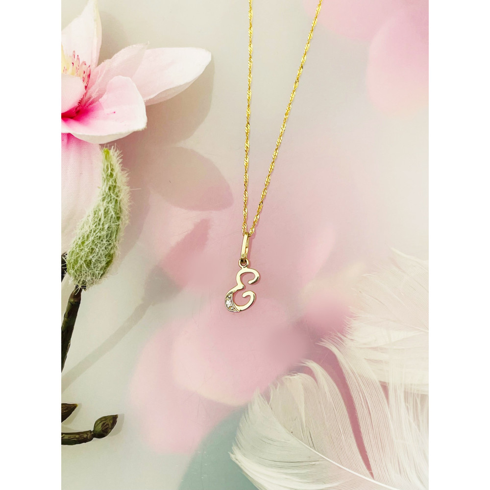 Złoty wisiorek zawieszka ozdobna literka E z cyrkoniami