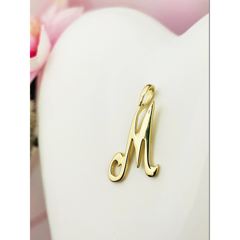 Złoty wisiorek zawieszka ozdobna literka M z zawijasami gładka polerowana
