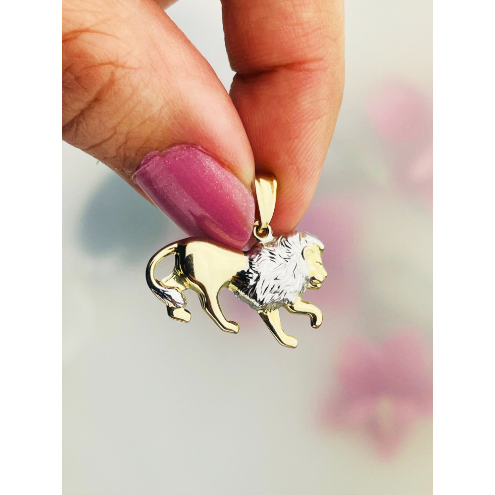 Złoty wisiorek zawieszka znak zodiaku lew figurka