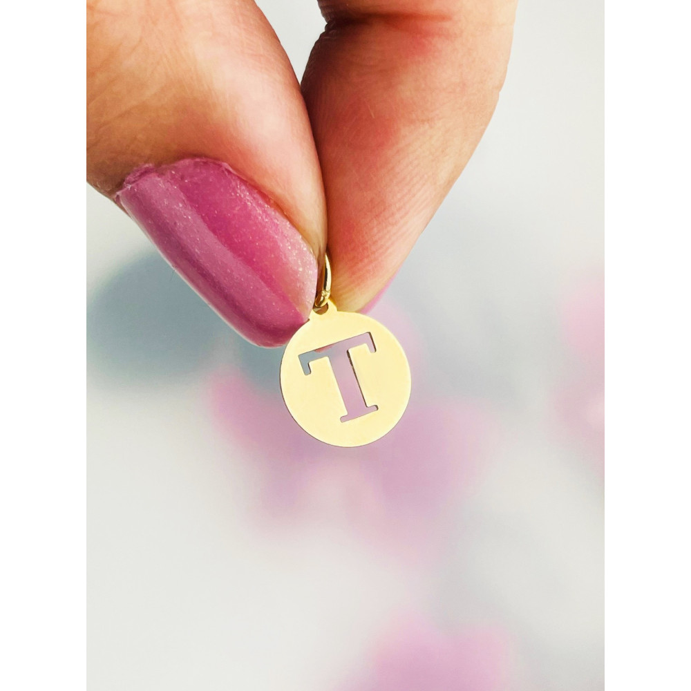 Złoty wisiorek zawieszka literka T kółko