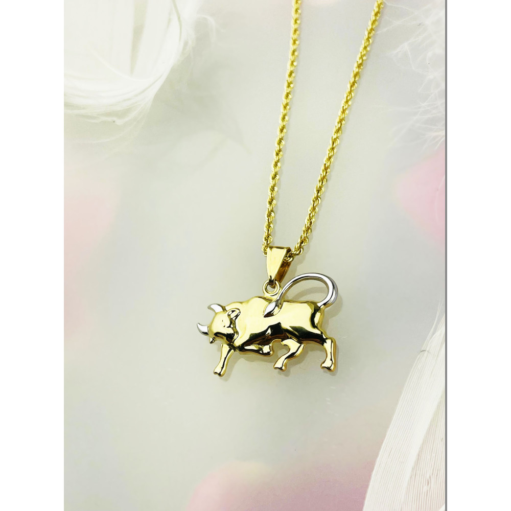 Złoty wisiorek zawieszka znak zodiaku byk figurka