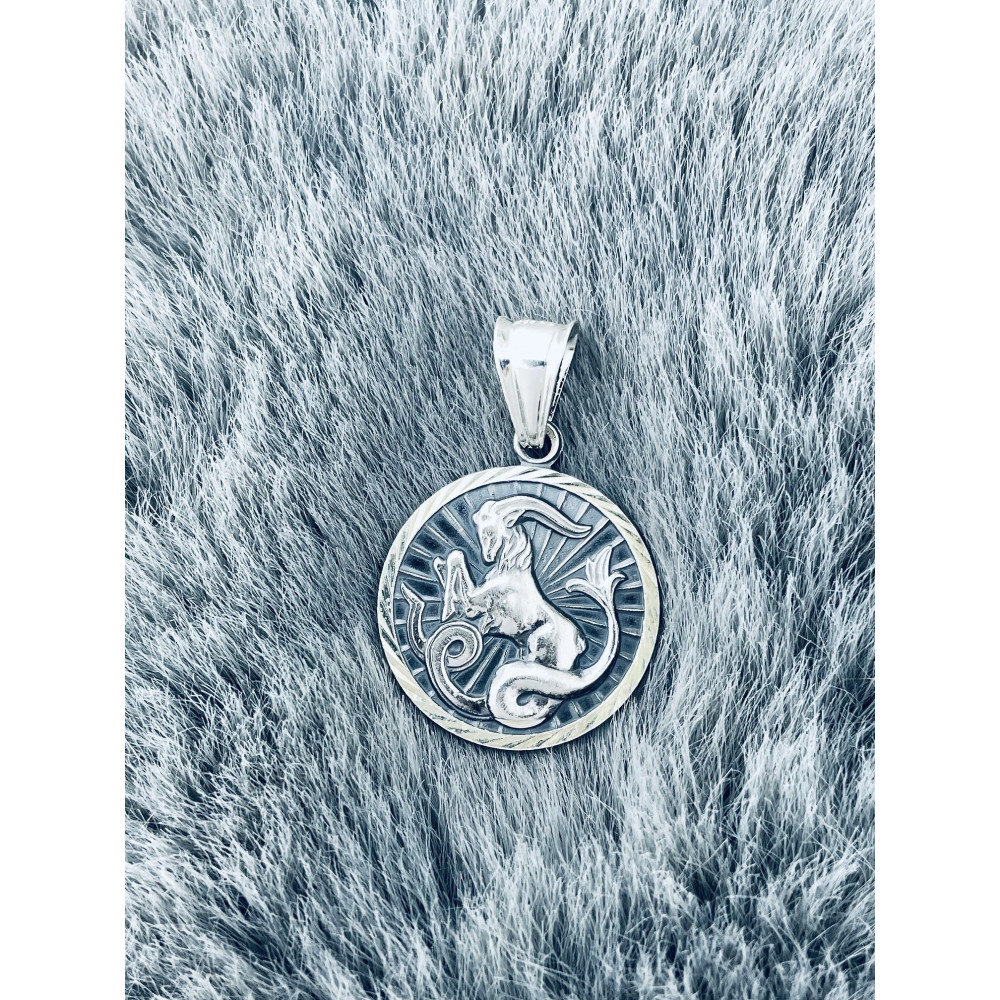 Srebrna zawieszka wisiorek znak zodiaku koziorożec