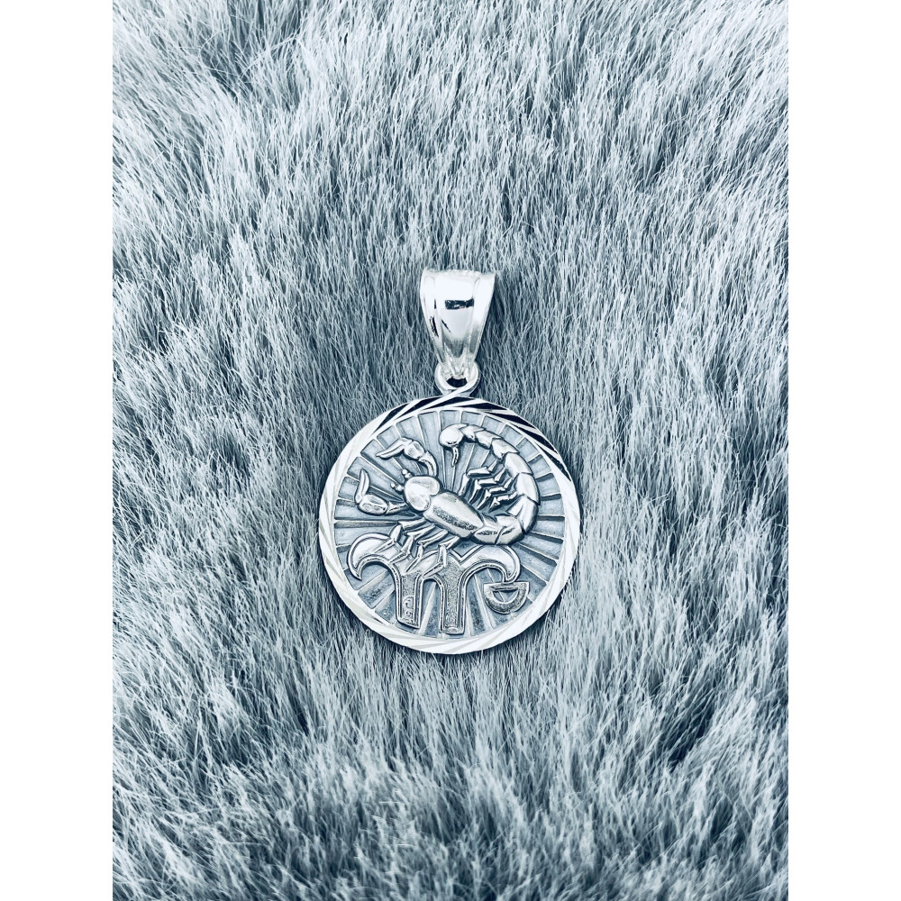Srebrna zawieszka wisiorek znak zodiaku skorpion