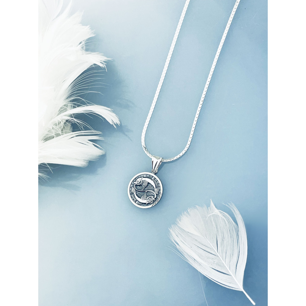 Srebrny wisiorek zawieszka znak zodiaku ryby