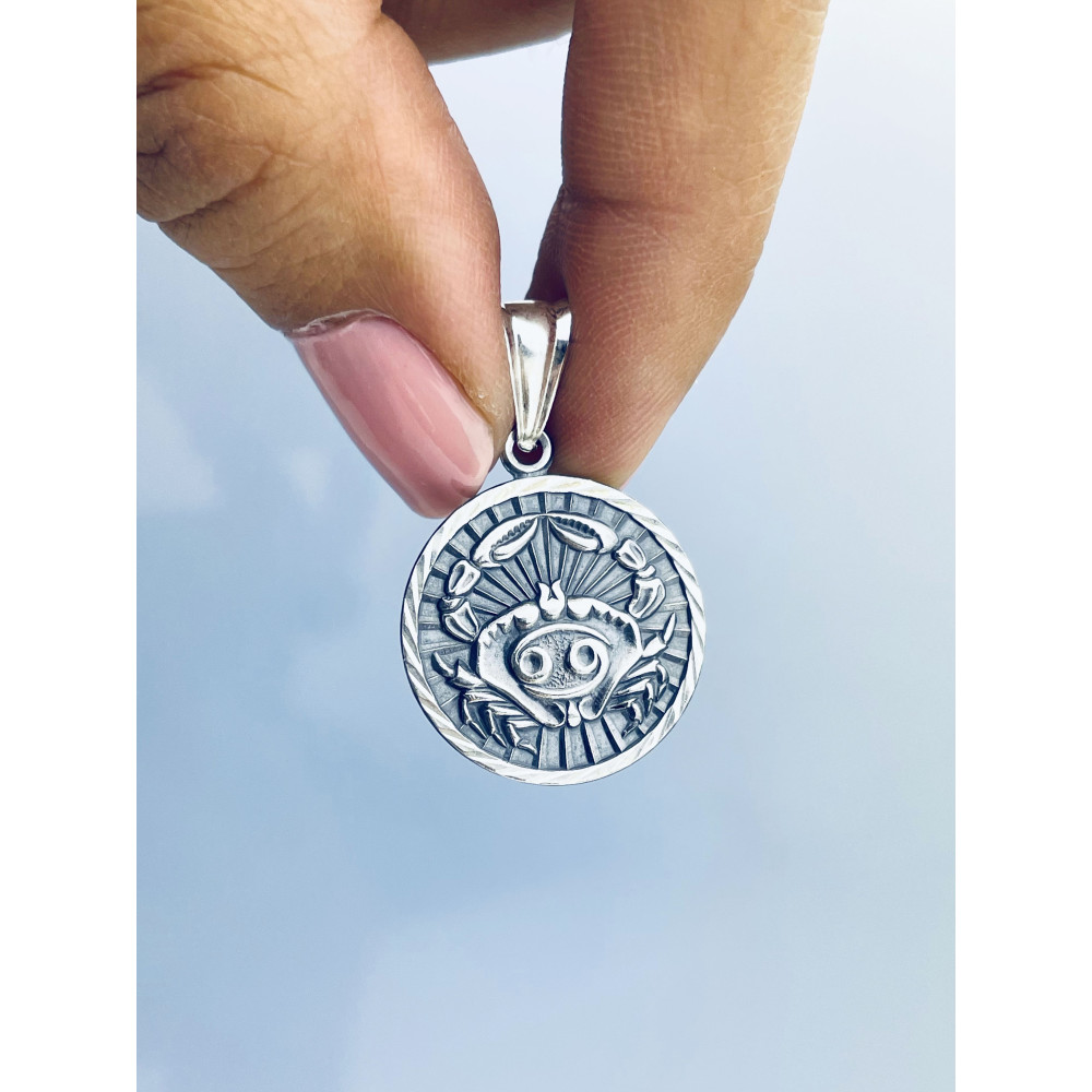 Srebrna zawieszka wisiorek znak zodiaku rak