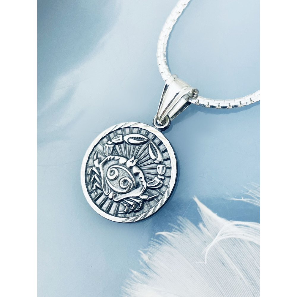 Srebrna zawieszka wisiorek znak zodiaku rak