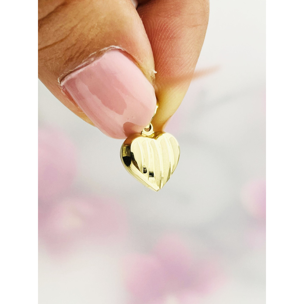 Złoty wisiorek serce frezowane zawieszka serduszko figurka