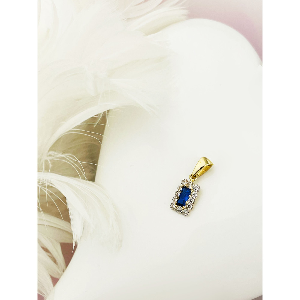 Złoty wisiorek zawieszka prostokąt z cyrkoniami szafirowa karmazycja