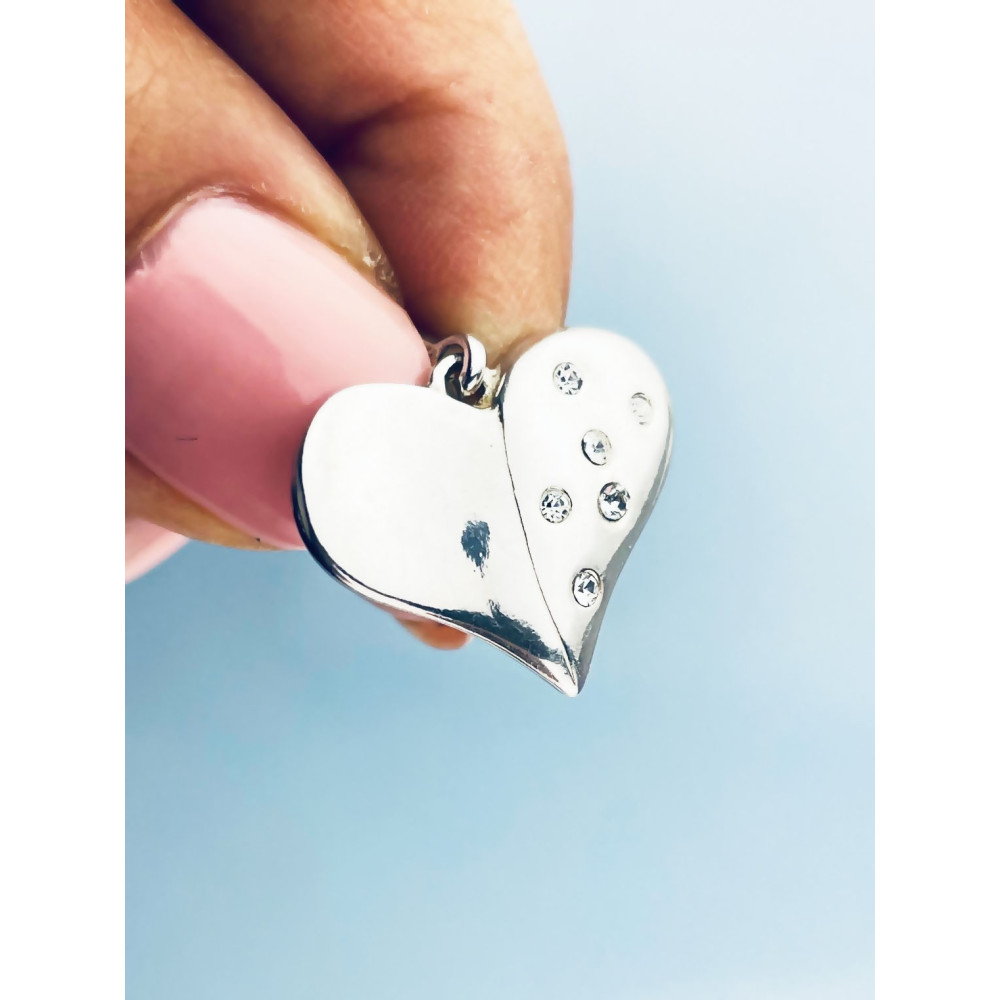 Srebrny wisiorek serce z cyrkoniami zawieszka serduszko faliste