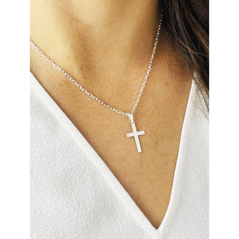 Srebrny krzyżyk prosty frezowany w paseczki Komunia Chrzest