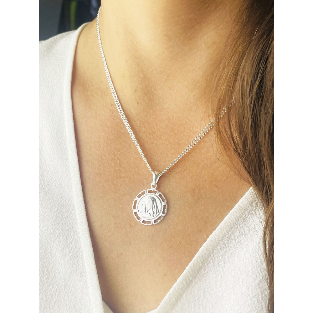 Srebrny Medalik Matka Boska z dzieciątkiem Jezus ozdobny