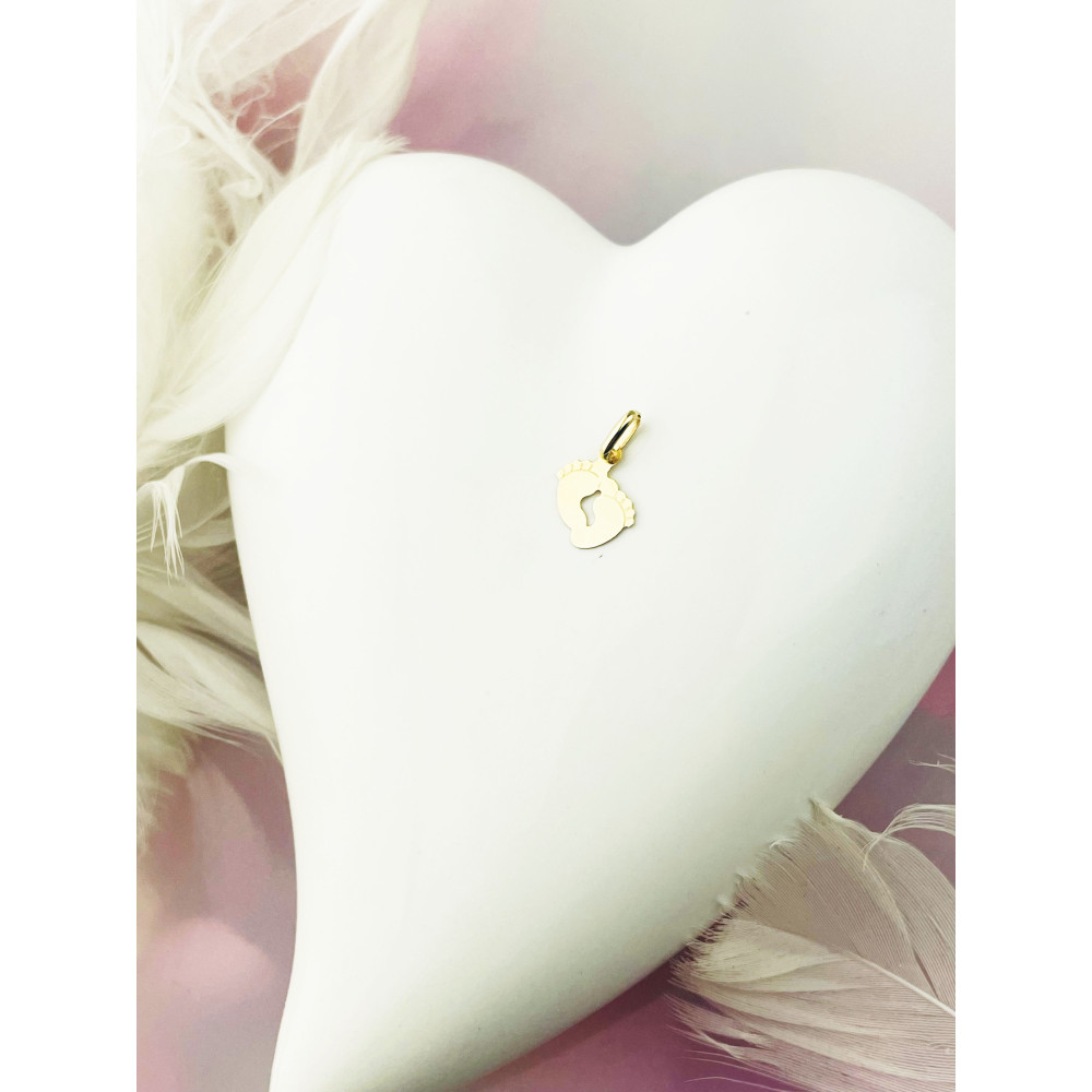 Złoty wisiorek zawieszka stopy stópki