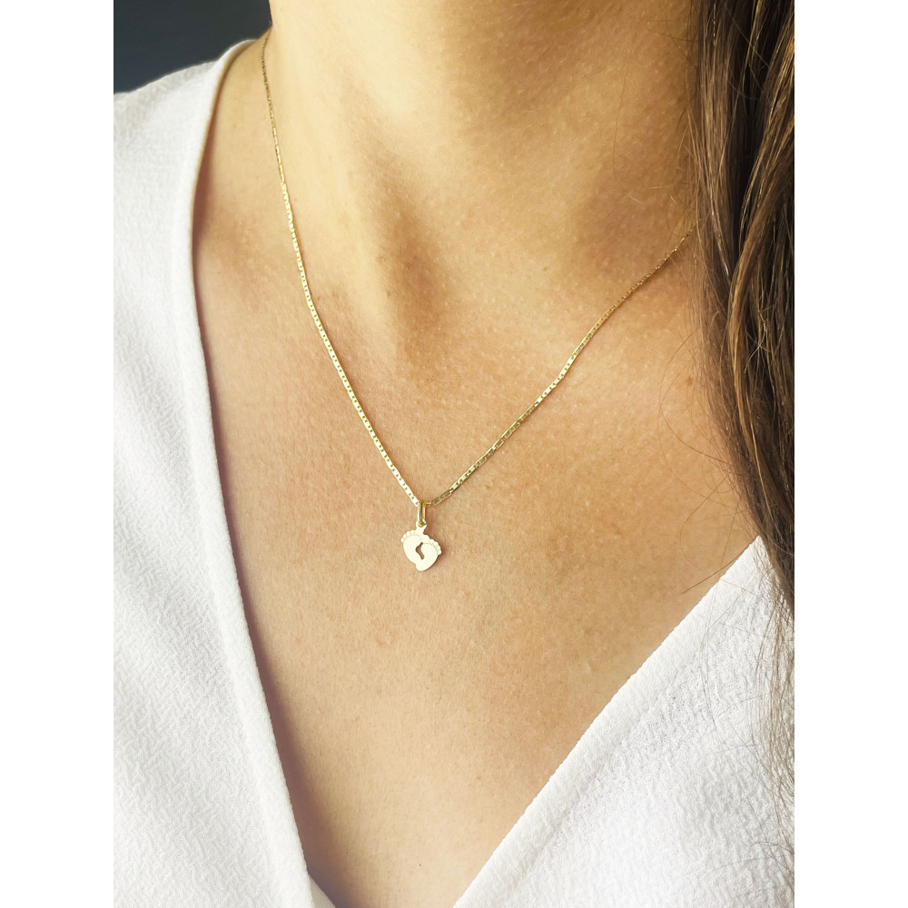 Złoty wisiorek zawieszka stopy stópki