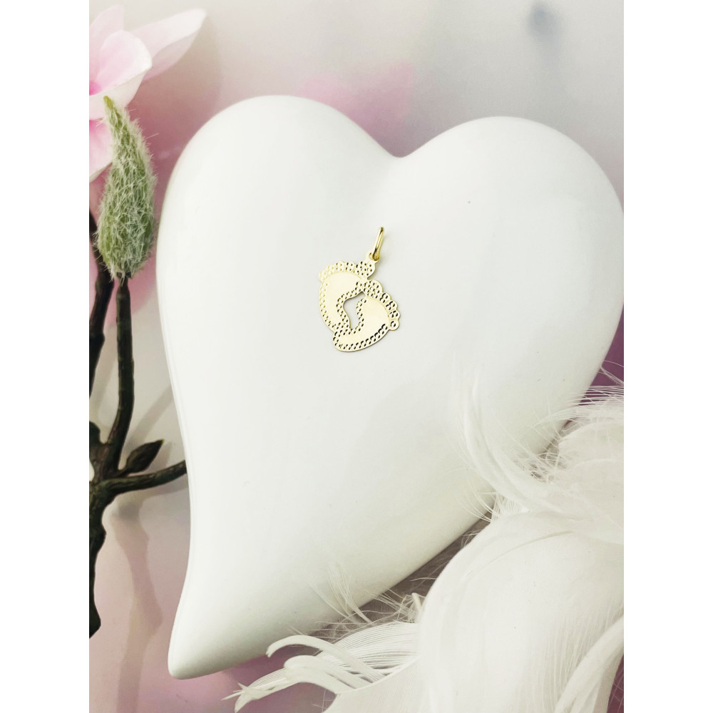 Złoty wisiorek zawieszka stopy stópki