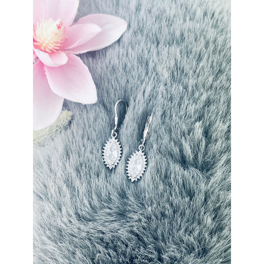 Srebrne kolczyki wiszące z cyrkoniami kocie oko karmazycja