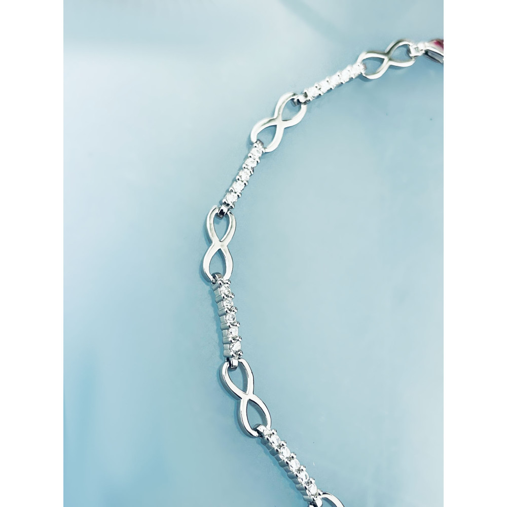 Silberarmband 925 für Frauen mit Zirkonia in Form eines Unendlichkeitssymbols