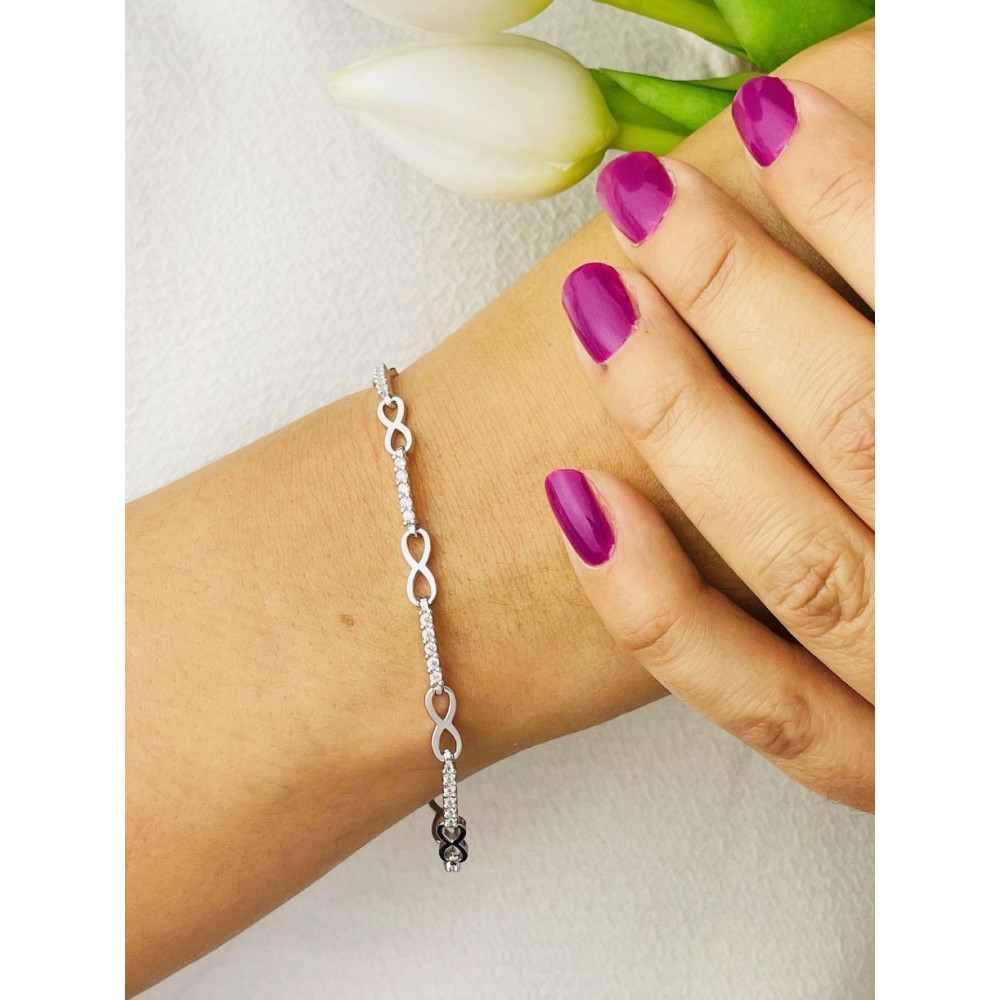 Silberarmband 925 für Frauen mit Zirkonia in Form eines Unendlichkeitssymbols