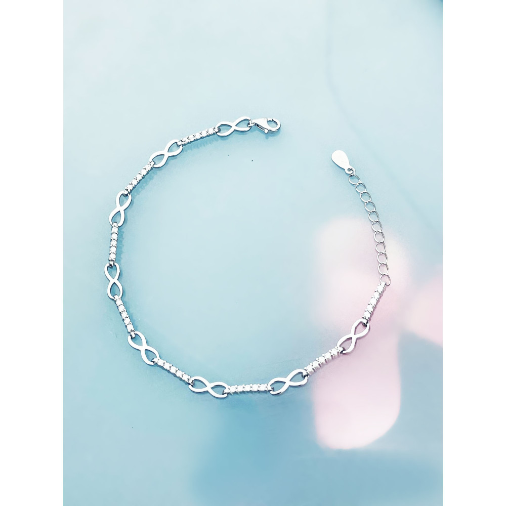 Silberarmband 925 für Frauen mit Zirkonia in Form eines Unendlichkeitssymbols