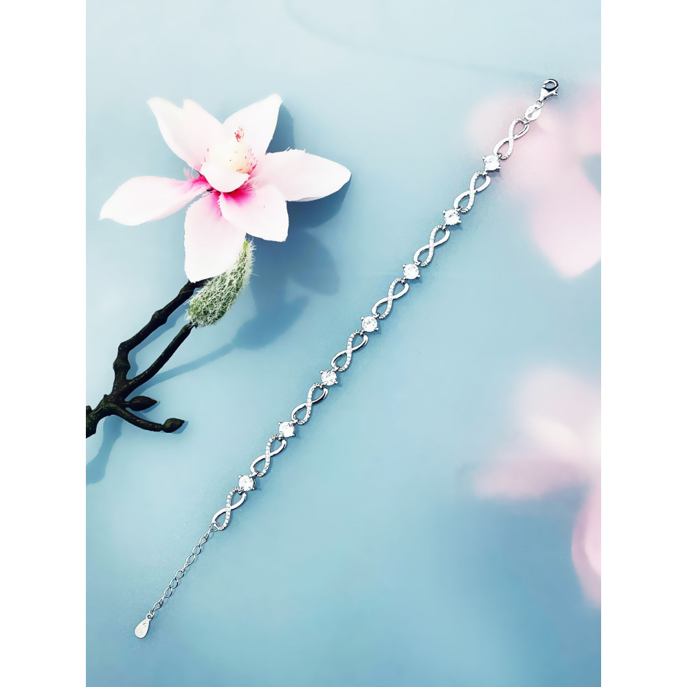 Silberarmband 925 für Frauen mit Zirkonia in Form eines Unendlichkeitssymbols