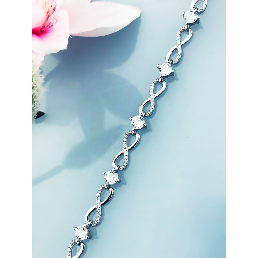 Silberarmband 925 für Frauen mit Zirkonia in Form eines Unendlichkeitssymbols