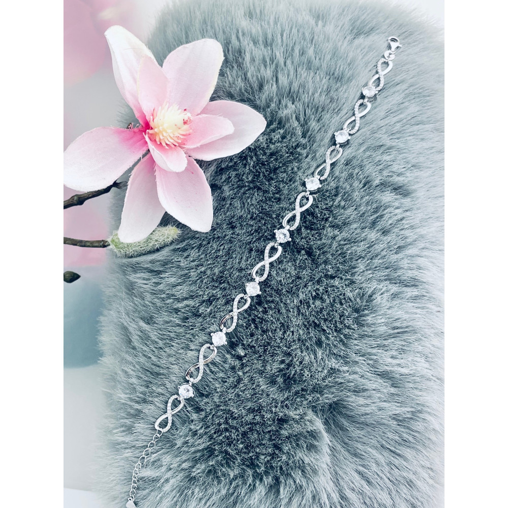 Silberarmband 925 für Frauen mit Zirkonia in Form eines Unendlichkeitssymbols