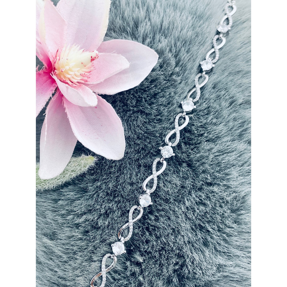 Silberarmband 925 für Frauen mit Zirkonia in Form eines Unendlichkeitssymbols