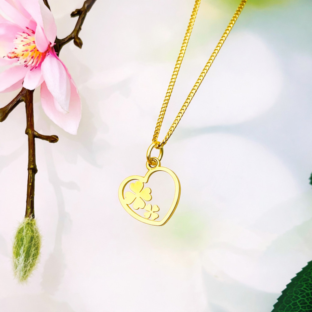 Złoty wisiorek zawieszka serce koniczynka