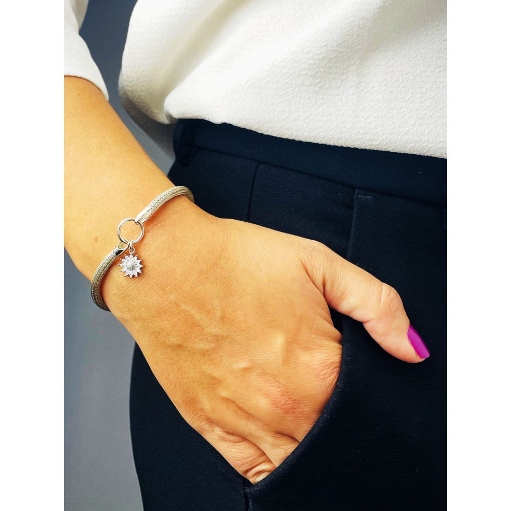 Srebrna bransoletka wężyk kwiatek z cyrkoniami