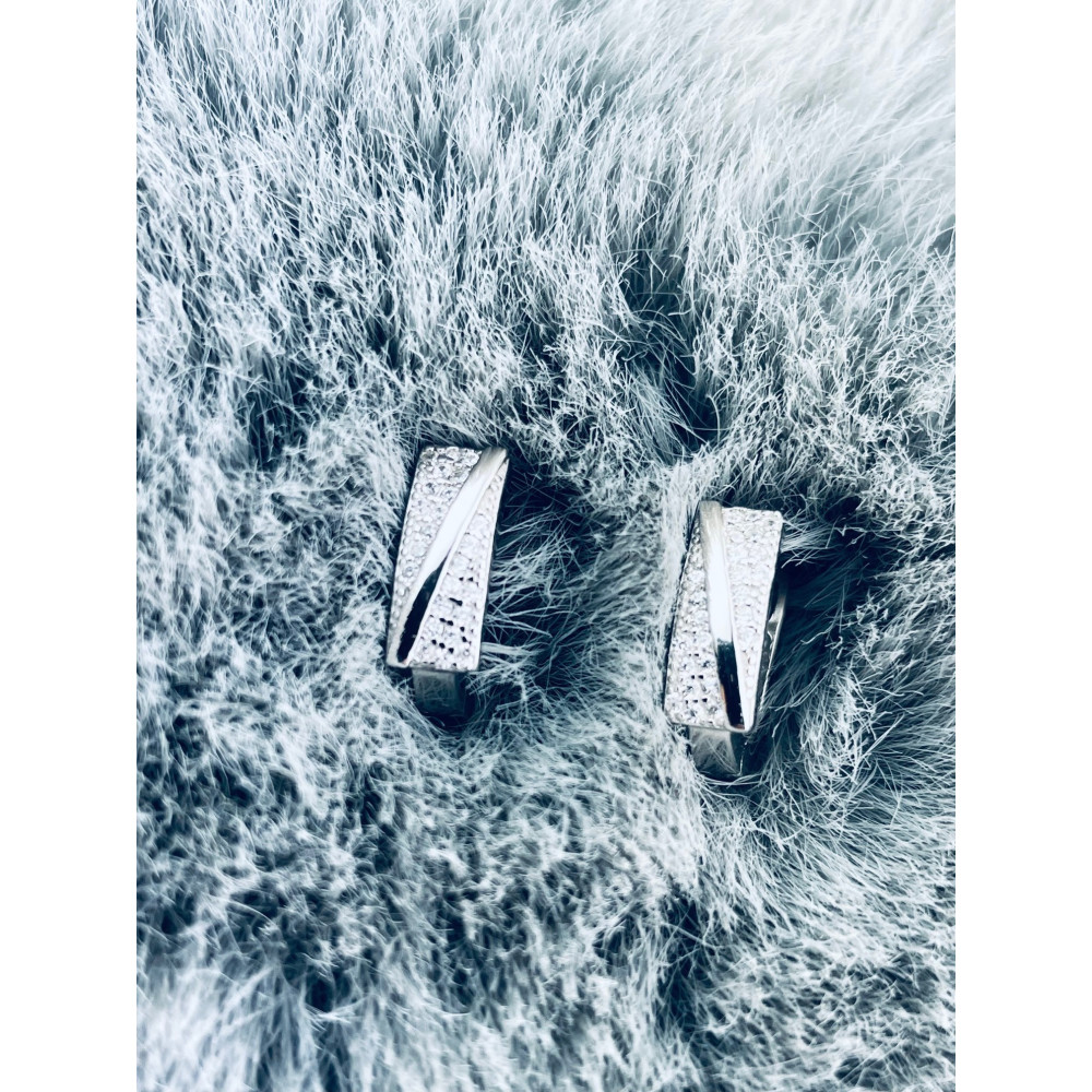 Srebrne kolczyki półkola z cyrkoniami