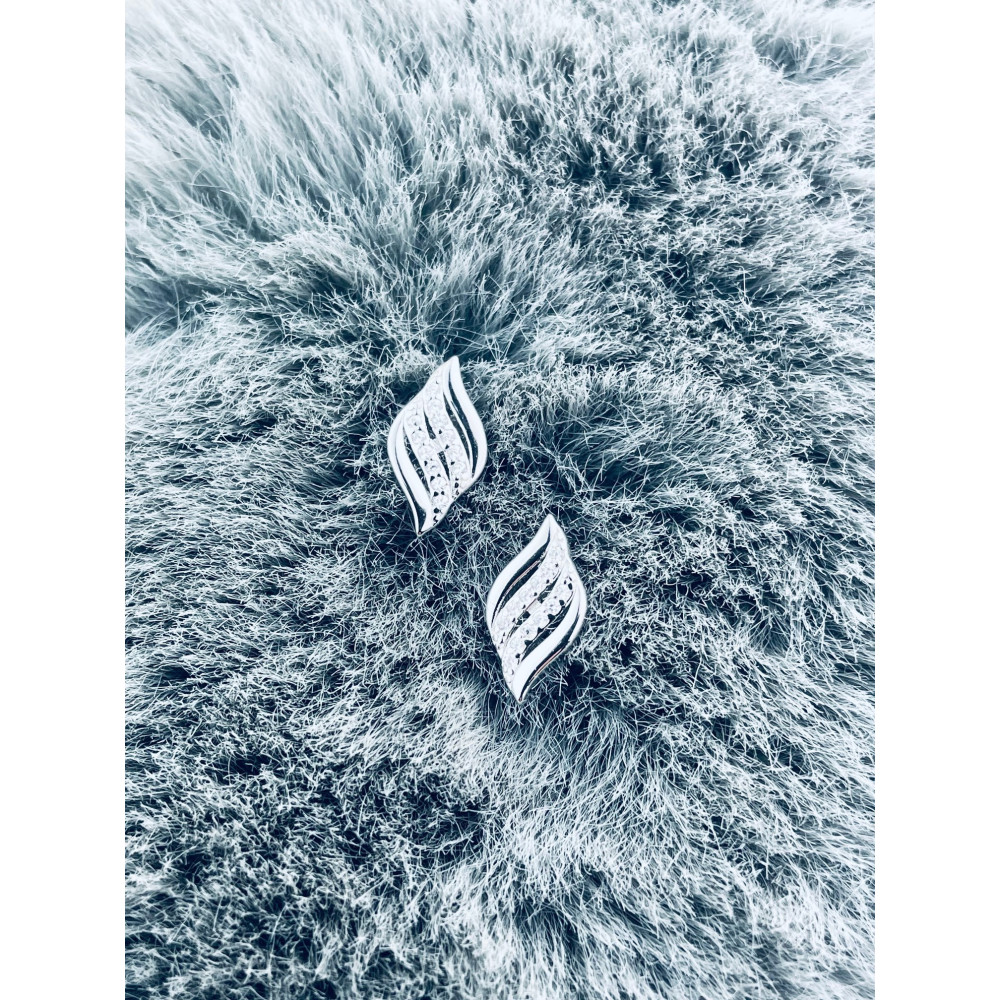 Srebrne kolczyki fale z cyrkoniami