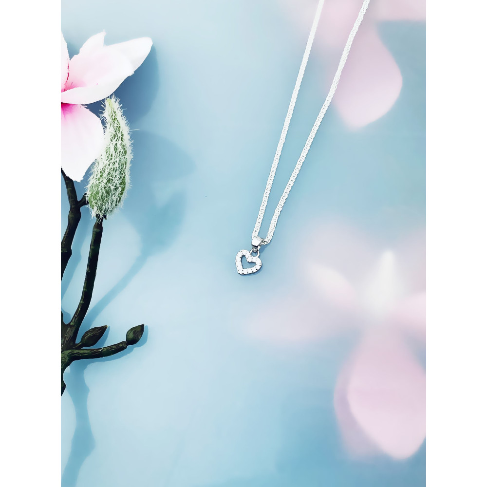 Srebrna zawieszka serce z cyrkoniami