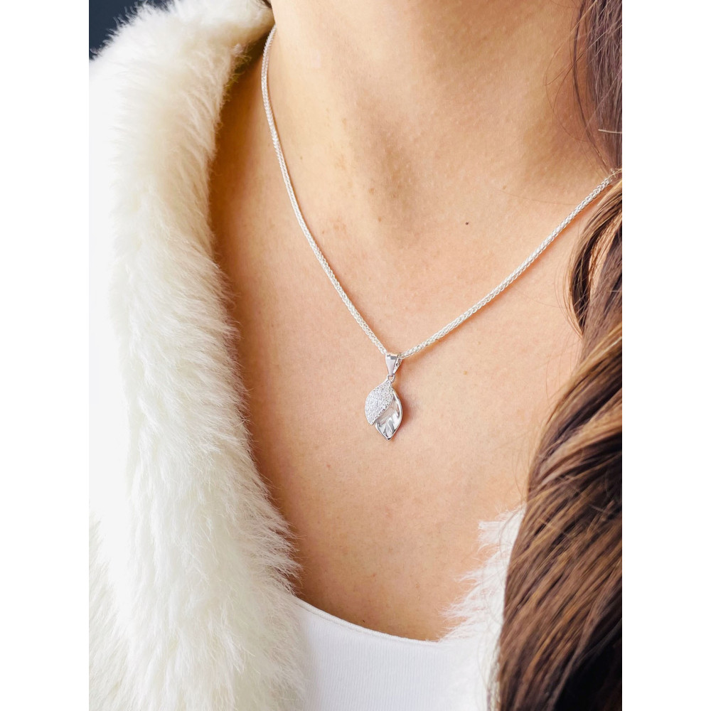 Srebrna zawieszka listki z cyrkoniami