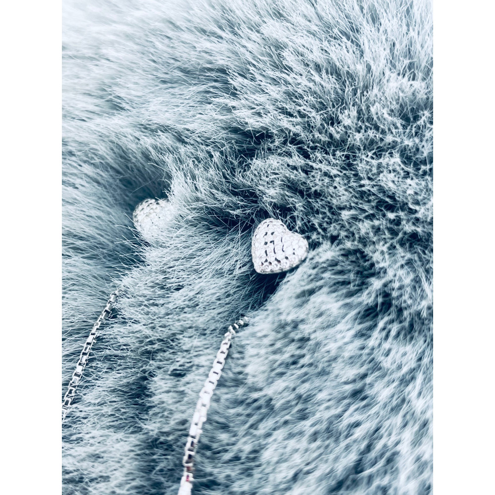 Srebrne kolczyki wiszące przewlekane serduszka z cyrkoniami