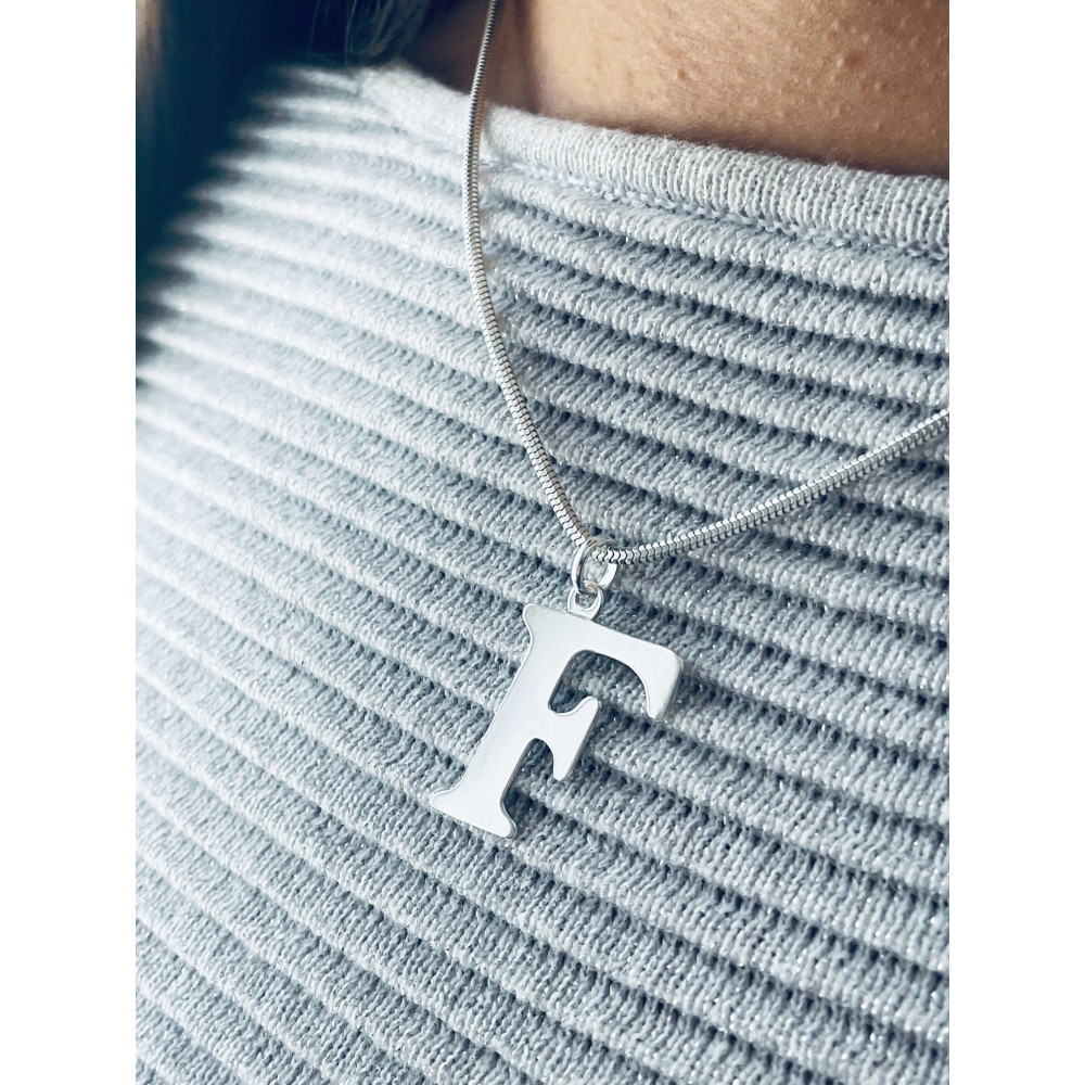 Srebrny wisiorek zawieszka literka F