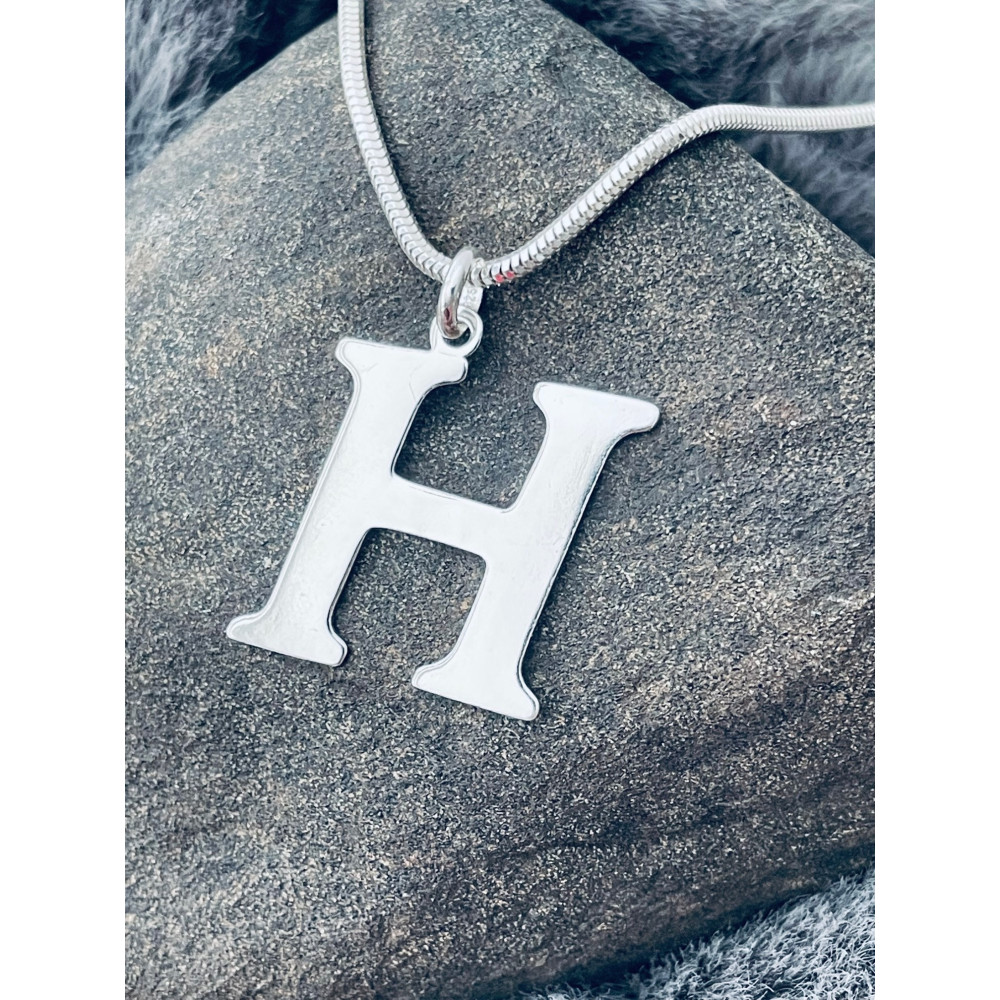 Srebrny wisiorek zawieszka literka H